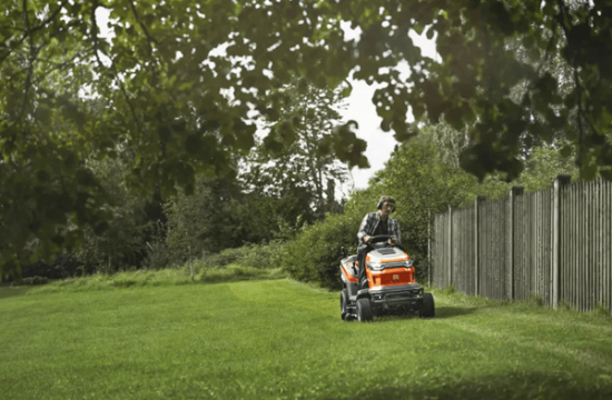 Fotografija izdelka Vrtni traktor Husqvarna TC 220T