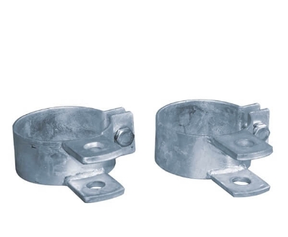 objemka za pašna vrata, kovinska objemka, vroče pocinkana, pritrditev pašnih vrat, robustna objemka, zaščita proti koroziji, nadzorovan dostop, pašniki, zanesljiva pritrditev, objemka par